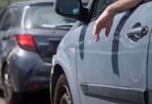 Ευρωβαρόμετρο: Ένας στους δύο Έλληνες οδηγούς είναι επικίνδυνος
