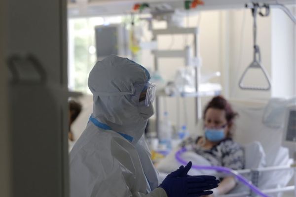 COVID-19: 438 νέα κρούσματα, 175 στην Αττική - 85 διασωληνωμένοι -11 θάνατοι