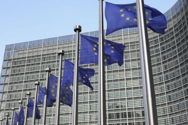 Κομισιόν: Εύσημα για τις μεταρρυθμίσεις, μεγάλη αβεβαιότητα λόγω πανδημίας και ύφεση 9%
