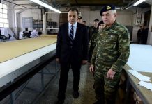 Απίστευτη πρόκληση: Τουρκικά μαχητικά παρενόχλησαν το ελικόπτερο που μετέφερε τον υπουργό Άμυνας