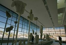 «Guardian» για Γλυπτά του Παρθενώνα: Προϊόν κλοπής, αποθεώνει το Μουσείο της Ακρόπολης