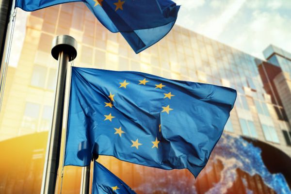 Η Ευρώπη κάνει το «χατίρι» στον Ερντογάν – Παγώνει τις κυρώσεις σε βάρος Τούρκων