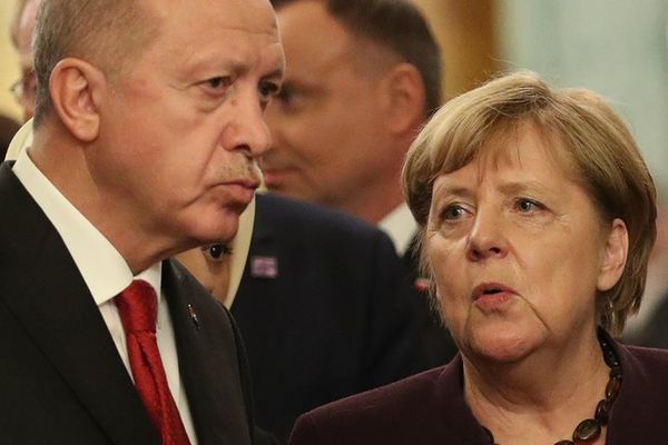 Ο Ερντογάν κατηγορεί την Ελλάδα στην Μέρκελ για «προκλητικές ενέργειες»