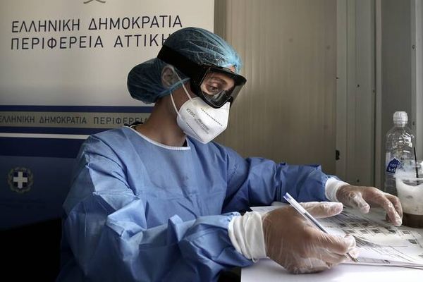 Στα 2.489 τα νέα κρούσματα τα 1.603 στην Αττική