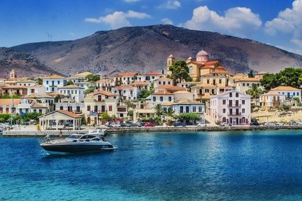 Reuters: Μαζικές κρατήσεις Βρετανών για το καλοκαίρι στην Ελλάδα