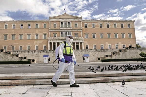 Η κρίσιμη εβδομάδα της πανδημίας-Αγωνία για ΜΕΘ και μεταλλάξεις