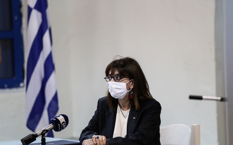 Πρόεδρος της Δημοκρατίας προς τους μαθητές: Φοράμε τη μάσκα όπως εμείς οι μύωπες τα γυαλιά