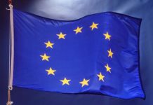 Ευρωβαρόμετρο: Εμπιστοσύνη στην ΕΕ αλλά και φόβος για την οικονομία
