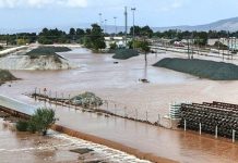 Τεράστιες καταστροφές και δύο νεκρούς αφήνει πίσω της η κακοκαιρία Ιανός