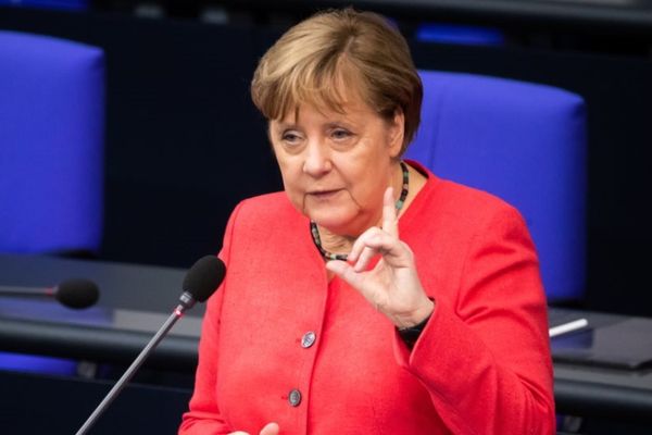 Κατηγορίες Merkel κατά της Ελλάδας και εγκώμια υπέρ Τουρκίας για τους μετανάστες