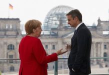 Επικοινωνία Μητσοτάκη-Merkel για την Μόρια