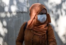 Σαρώνει ο ιός στους μετανάστες στο κέντρο της Αθήνας