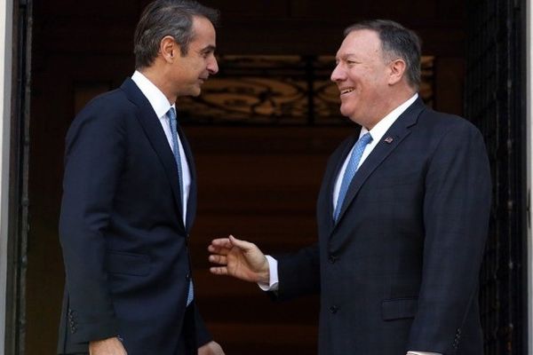 Deutsche Welle: Συμβολικής σημασίας η επίσκεψη Pompeo στην Ελλάδα