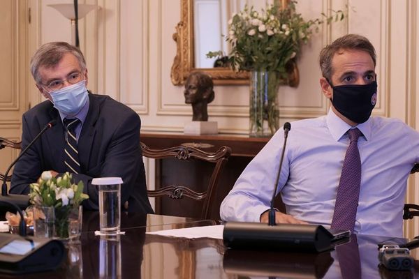 Καθολικό lockdown στη χώρα ανακοινώνει σήμερα ο Μητσοτάκης με τον Τσιόδρα