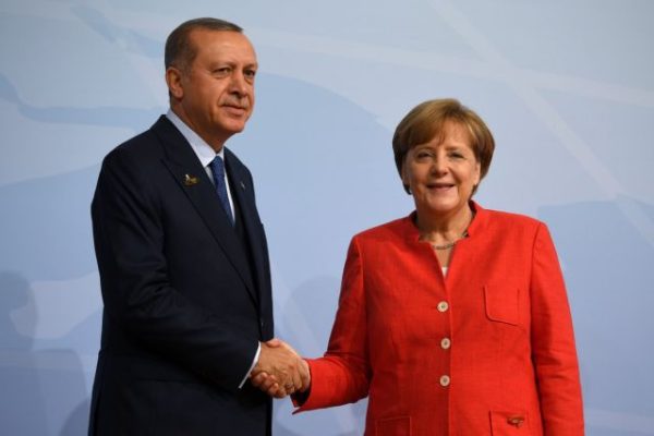 Η Τουρκόφιλη Γερμανική πολιτική και το φρένο της Merkel σε κυρώσεις στον Erdogan