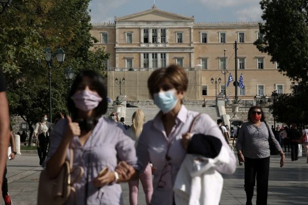 Σοκ με 2.056 νέα κρούσματα, 839 στη Θεσσαλονίκη, 464 στην Αττική