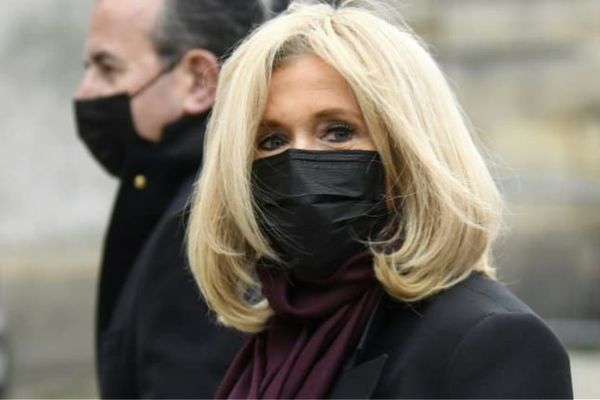 Σε καραντίνα επτά ημερών η Brigitte Macron