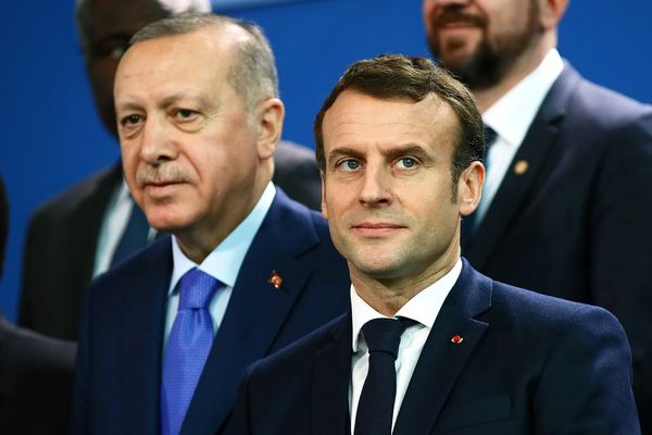 Όλη η Ευρώπη στηρίζει Macron-Οργή κατά Erdogan