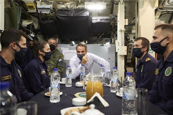 Ο Μητσοτάκης στο υποβρύχιο Κατσώνης- Το ευχαριστώ για τις «αόρατες ασπίδες»