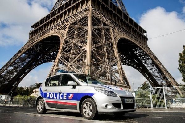 Ένοπλος σκότωσε άνδρα στο Παρίσι -Για τα σκίτσα του Μωάμεθ!