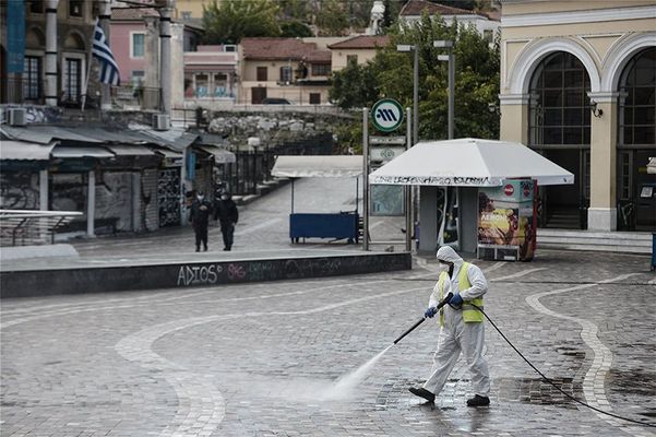Lockdown: Άδεια πόλη η Αθήνα – Άδειασαν οι δρόμοι σε όλη τη χώρα