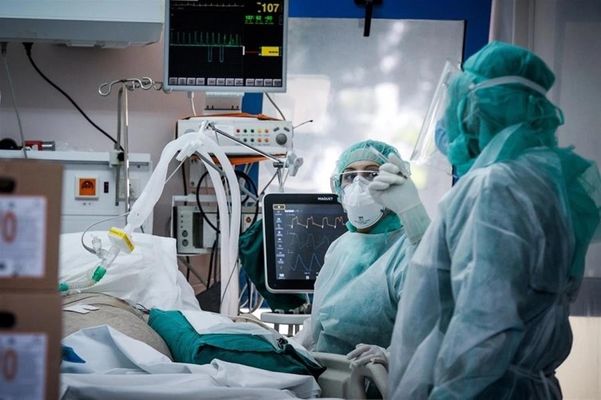 Ρεκόρ διασωληνωμένων και 103 θάνατοι- Μείωση κρουσμάτων