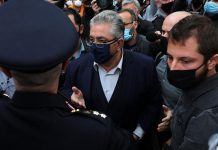 Συγχέοντας το σοβαρό με το γελοίο