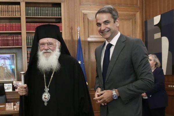 Μητσοτάκης Είναι στο χέρι μας να κάνουμε Χριστούγεννα με τις Εκκλησίες ανοιχτές
