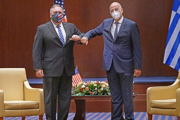 Pompeo σε Δένδια: Αποδοκιμάζουμε τις ενέργειες της Τουρκίας, πυλώνας σταθερότητας η Ελλάδα