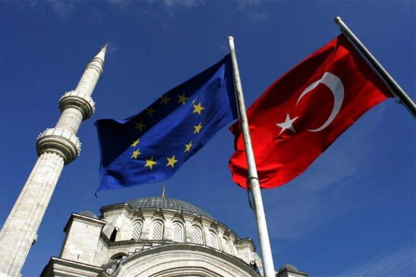 Bloomberg: Η ΕΕ θα επιβάλλει κυρώσεις αν η Τουρκία επιστρέψει στις προκλήσεις