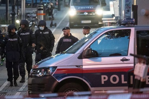 Tο Ισλαμικό Κράτος ανέλαβε την ευθύνη για την τρομοκρατική επίθεση στη Βιέννη