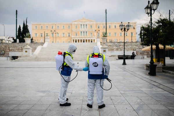 Η Πανδημία σφυροκοπά την χώρα