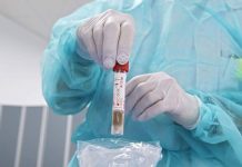 Στα 7.486 τα νέα κρούσματα, τα 2.200 στην Αττική