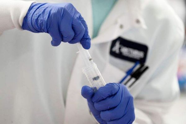 Την Τρίτη οι πρώτοι εμβολιασμοί στην Βρετανία