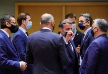 Reuters: Στη σύνοδο κορυφής κόλλησε coronavirus o Macron