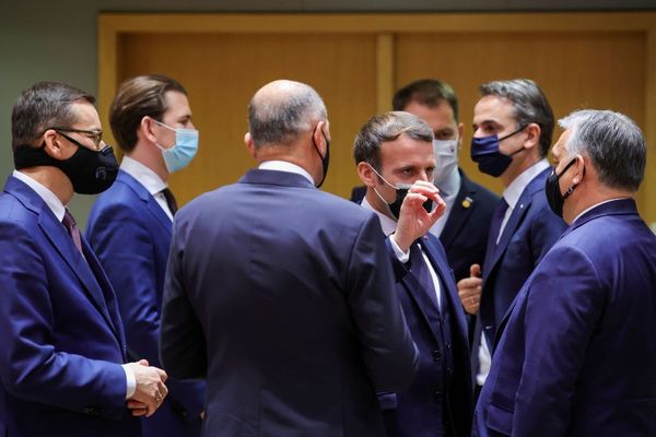Reuters: Στη σύνοδο κορυφής κόλλησε coronavirus o Macron