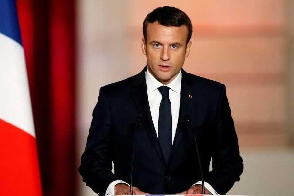 Σταθερή η κατάσταση της υγείας του Macron-Στην απομόνωση με συμπτώματα