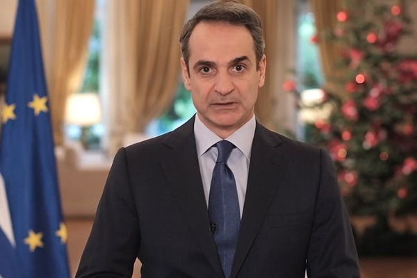 Μητσοτάκης : Το εμβόλιο είναι το πρωτοχρονιάτικο δώρο – Το 2021 να γίνει η «χρονιά των Ελλήνων»