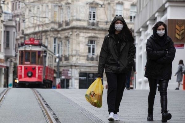 Ρεκόρ νεκρών και κρουσμάτων για δέκατη συνεχή ημέρα στην Τουρκία