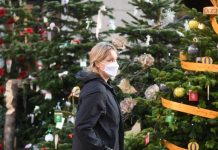 Δραματική έκκληση ΠΟΥ για τις γιορτές: Μείνετε σπίτι δεν αξίζει το ρίσκο