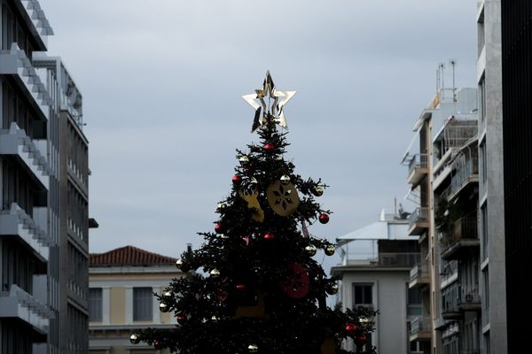 Ανένδοτοι οι λοιμωξιολόγοι στη χαλάρωση των μέτρων Χριστούγεννα-Πρωτοχρονιά