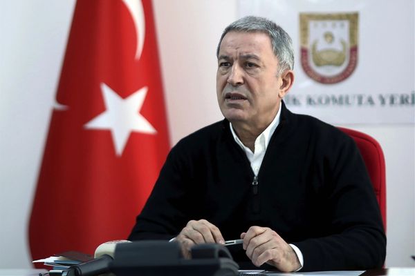 Τούρκος υπουργός Άμυνας: Η Ελλάδα φταίει για τις εντάσεις στην Μεσόγειο