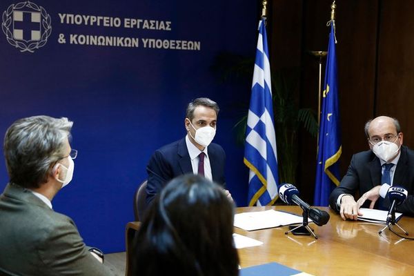 Ειδικός μάνατζερ για τις εκκρεμείς συντάξεις – Τρεις μεγάλες μεταρρυθμίσεις στα εργασιακά