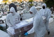 Πάνω από δύο εκατ. άνθρωποι έχουν πεθάνει από την πανδημία
