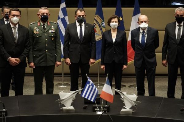Rafale: Υπογράφτηκε η σύμβαση αγοράς – Πολλαπλασιάζεται η αποτρεπτική ισχύς της χώρας