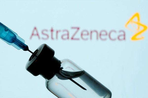 Ότι θέλει κάνει η AstraZeneca- Θα παραδώσει τις μισές δόσεις στην ΕΕ