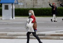 Έκρηξη κρουσμάτων 1.526 νέα τα 731 στην Αττική