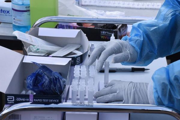 Στα 1.400 τα νέα κρούσματα-Σχεδόν 800 τα μεταλλαγμένα