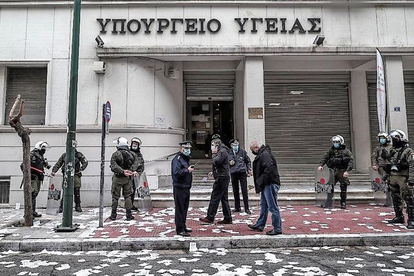 Εισβολή στο υπουργείο Υγείας λόγω Κουφοντίνα-61 συλληφθέντες και ο υιός Βούτση