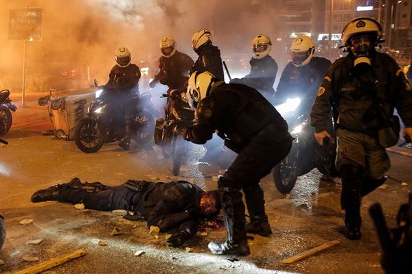 Συνελήφθησαν δράστες του άγριου ξυλοδαρμού αστυνομικού στη Νέα Σμύρνη